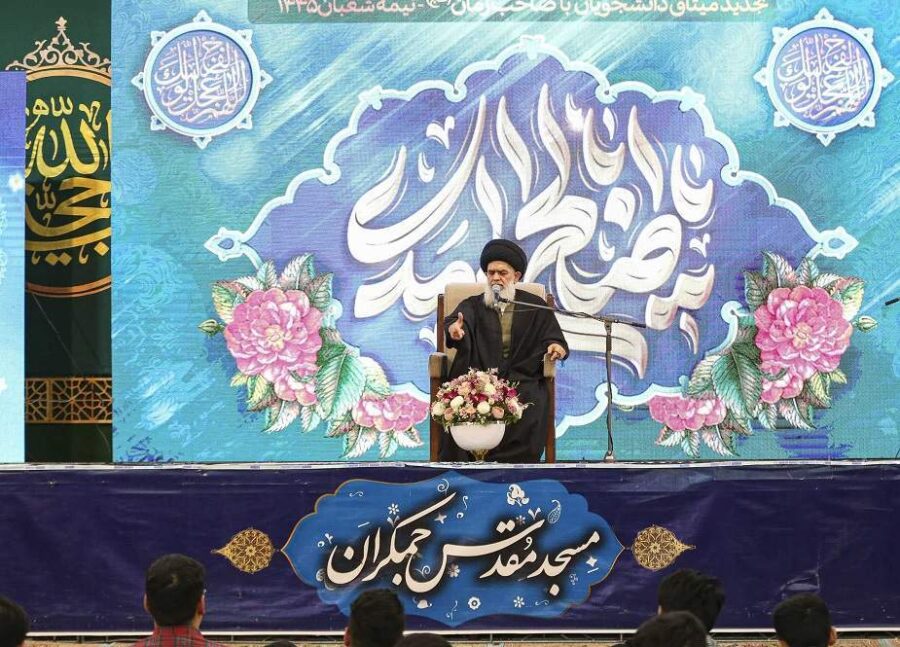 مسجد مقدس جمکران میں تین ہزار طلباء کا امام زمانہ علیہ السلام سے تجدید بیعت
