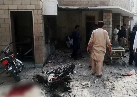 ڈی آئی خان؛ انتخابی سکیورٹی پر تعینات پولیس موبائل پر بم حملہ، 4 اہلکار شہید، 6 زخمی