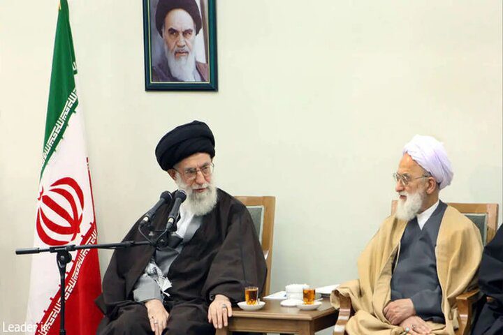 آیت اللہ امامی کاشانی ملک اور انقلاب کی خدمت میں پیش پیش تھے، رہبر معظم کا پیغام