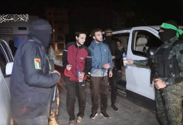 صیہونی فوجی فلسطینیوں کی لاشوں میں اپنے قیدیوں کو تلاش کررے ہیں