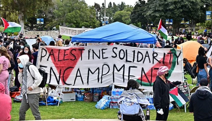امریکہ، فلسطین کے حق میں مظاہرہ، گرفتار طلباء کی تعداد 900 ہوگئی