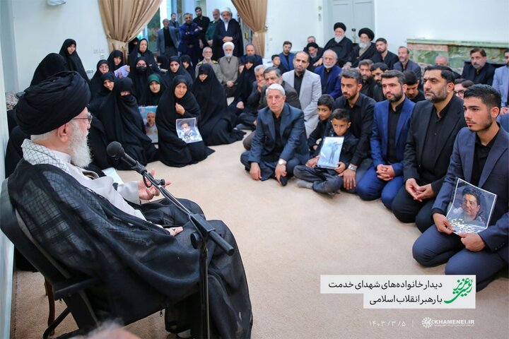 شہداء کی عظیم الشان تشییع جنازہ سے ثابت ہوا کہ ایرانی زندہ قوم ہے، رہبر معظم انقلاب
