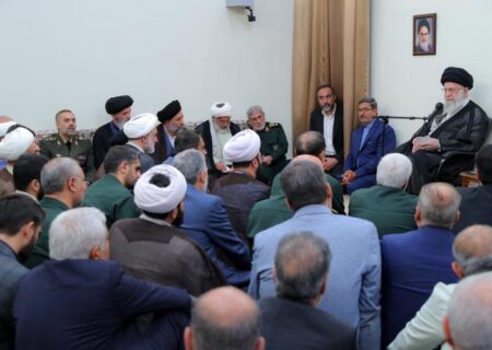 پاسبانان حرم نے ایران اور خطے کو بچا لیا، رہبر معظم