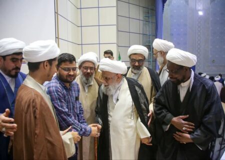 قم المقدسہ، مدرسہ امام خمینیؒ میں طلاب کرام کی عمامہ گزاری