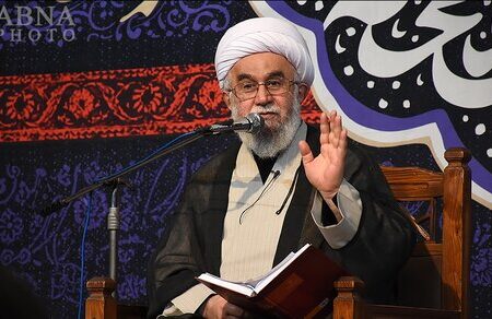 مقام محمود”، زیارت عاشورا میں امام حسین علیہ السلام کا ایک بلند مقصد/ انسانیت کی سب سے بے لوث مثال ہے
