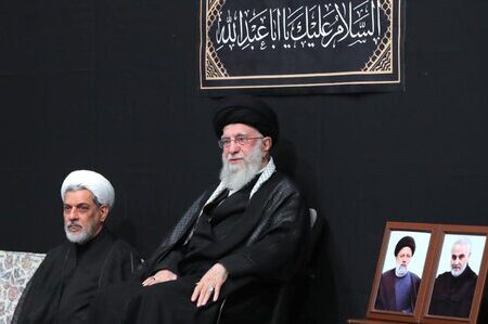 حسینیۂ امام خمینی میں شب عاشور کی مجلس کا انعقاد، رہبر انقلاب کی شرکت