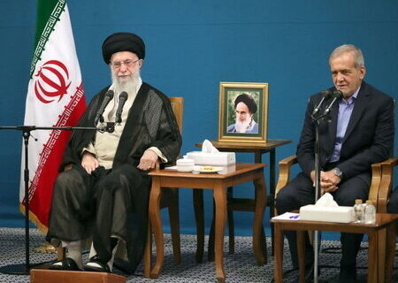 رہبر معظم انقلاب اسلامی سے ایرانی صدر اور حکومتی ارکان کی ملاقات