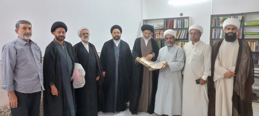 جامعة المصطفی کے وفد کا مرکز احیاء آثار برصغیر قم کا دورہ