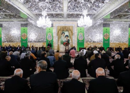 حرم امام رضا(ع) میں عید مبعث کی مناسبت سے جشن کا انعقاد
