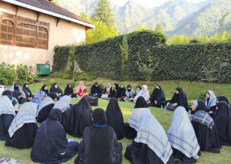 سرینگر؛ دسواں سالانہ تین روزہ مرکزی ورکشاپ ”مطلع الفجر“ کامیابی کے ساتھ اختتام پذیر طالبات کی بھرپور شرکت