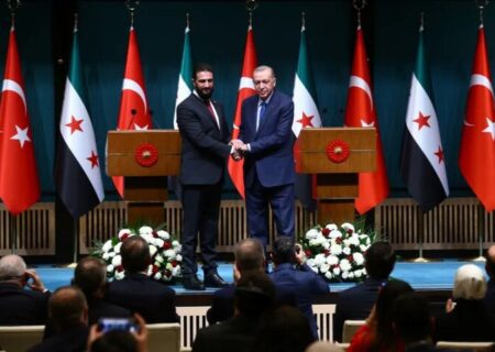 شام پر صہیونی حملے، الجولانی اور اردوغان کی پراسرار خاموشی