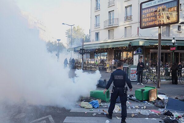 فرانس میں “سب کچھ روک دو” احتجاجی مہم کے تحت ملک گیر مظاہرے