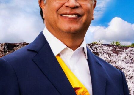 کولمبیا کے صدر: اب بولíوار کی تلوار نکالنے کا وقت ہے، آزادی یا موت کا وقت، آئیے فلسطین کی آزادی کے لیے اپنی فوجوں کو متحد کریں.