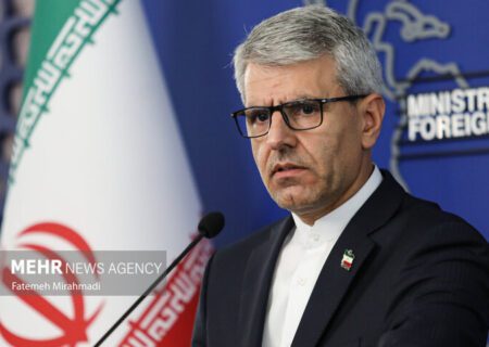جنگی جرائم میں مرتکب صہیونیوں کو بے نقاب کرکے سزا دی جائے، ایرانی وزارت خارجہ