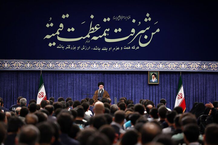 ایران امید کا مرکز، ٹرمپ مایوس صہیونیوں کو حوصلہ دینے اسرائیل گئے، رہبر معظم