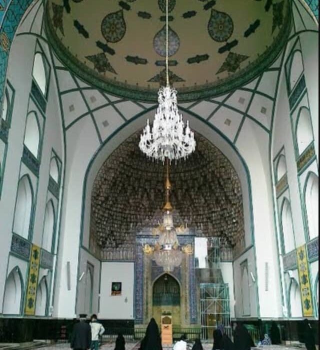 غریب مزدور نوجوان اور گوہرشاد خاتون