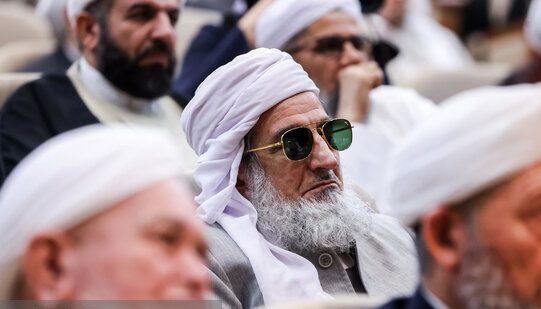 400 سے زائد قبائلی سرداروں اور عمائدین کی آیت‌الله مجتبی خامنہ‌ای سے بیعت