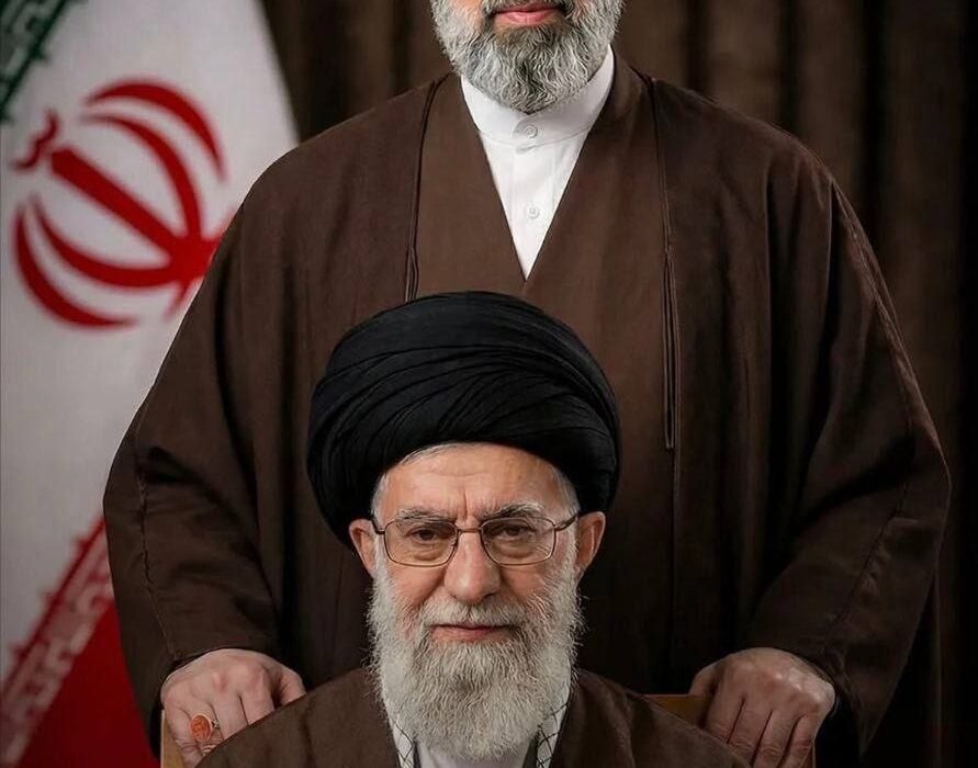 آیت سید مجتبی حسینی خامنہ ای اسلامی جمہوریہ ایران کے تیسرے رہبر منتخب