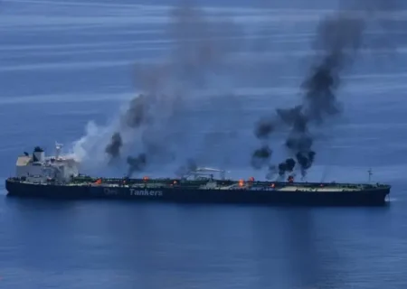 خلیج فارس کے شمال میں امریکی تیل بردار جہاز پر میزائل حملہ