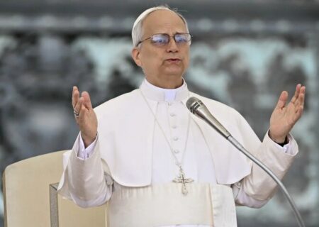 پاپ کی ٹرمپ اور نیتن یاہو پر سخت تنقید: دنیا چند ظالم حکمرانوں کے ہاتھوں تباہی کی طرف بڑھ رہی ہے