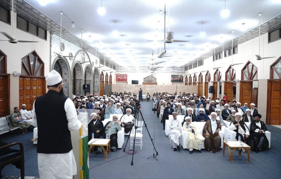 کراچی میں شہید رہبر کو خراجِ عقیدت، علماء و مختلف مکاتبِ فکر کے رہنماؤں کا اجتماع، “اسلام کی نشاۃِ ثانیہ میں قیادت کا کردار” پر زور