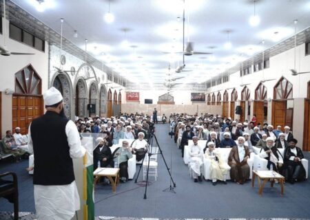 کراچی میں شہید رہبر کو خراجِ عقیدت، علماء و مختلف مکاتبِ فکر کے رہنماؤں کا اجتماع، “اسلام کی نشاۃِ ثانیہ میں قیادت کا کردار” پر زور