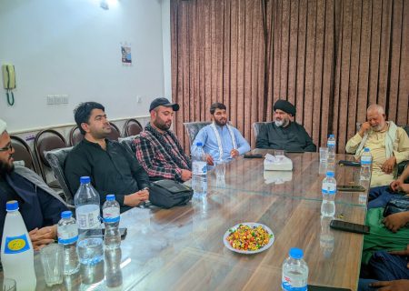 صدرِ آئی ایس او پاکستان کی وفد کے ہمراہ ادارۂ الباقر کے سربراہ سے قم میں ملاقات